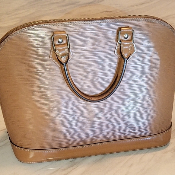 Louis Vuitton epi alma cannelle silver hardware - Picture 13 of 16